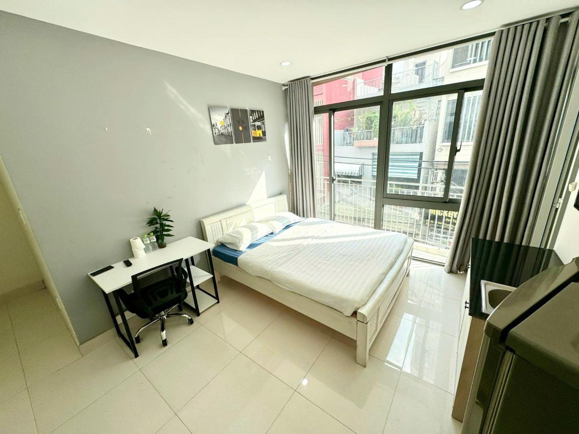 Dlux Bui Them Aparthotel