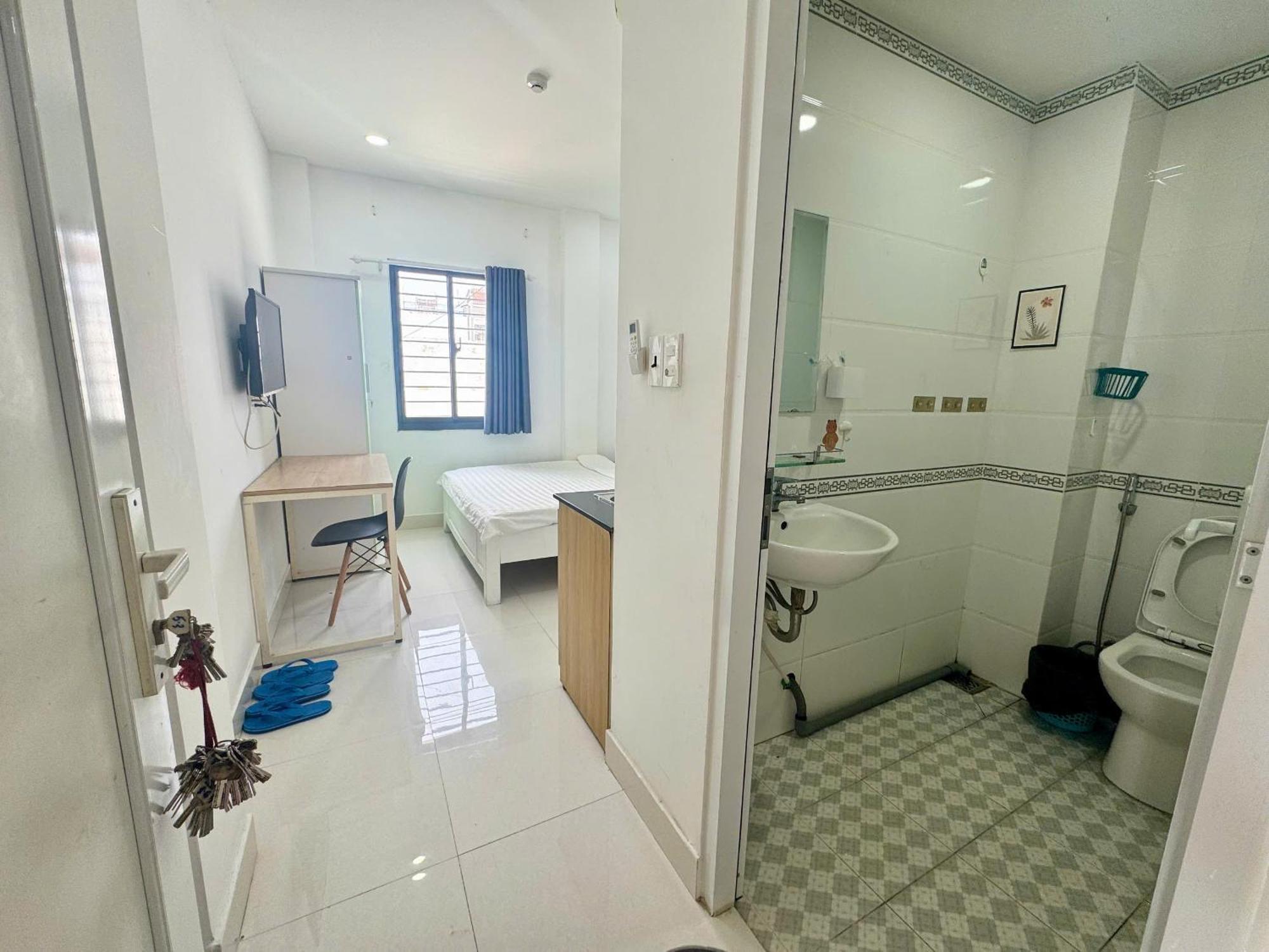 Khách sạn hẻo lánh Dlux Bui Them
