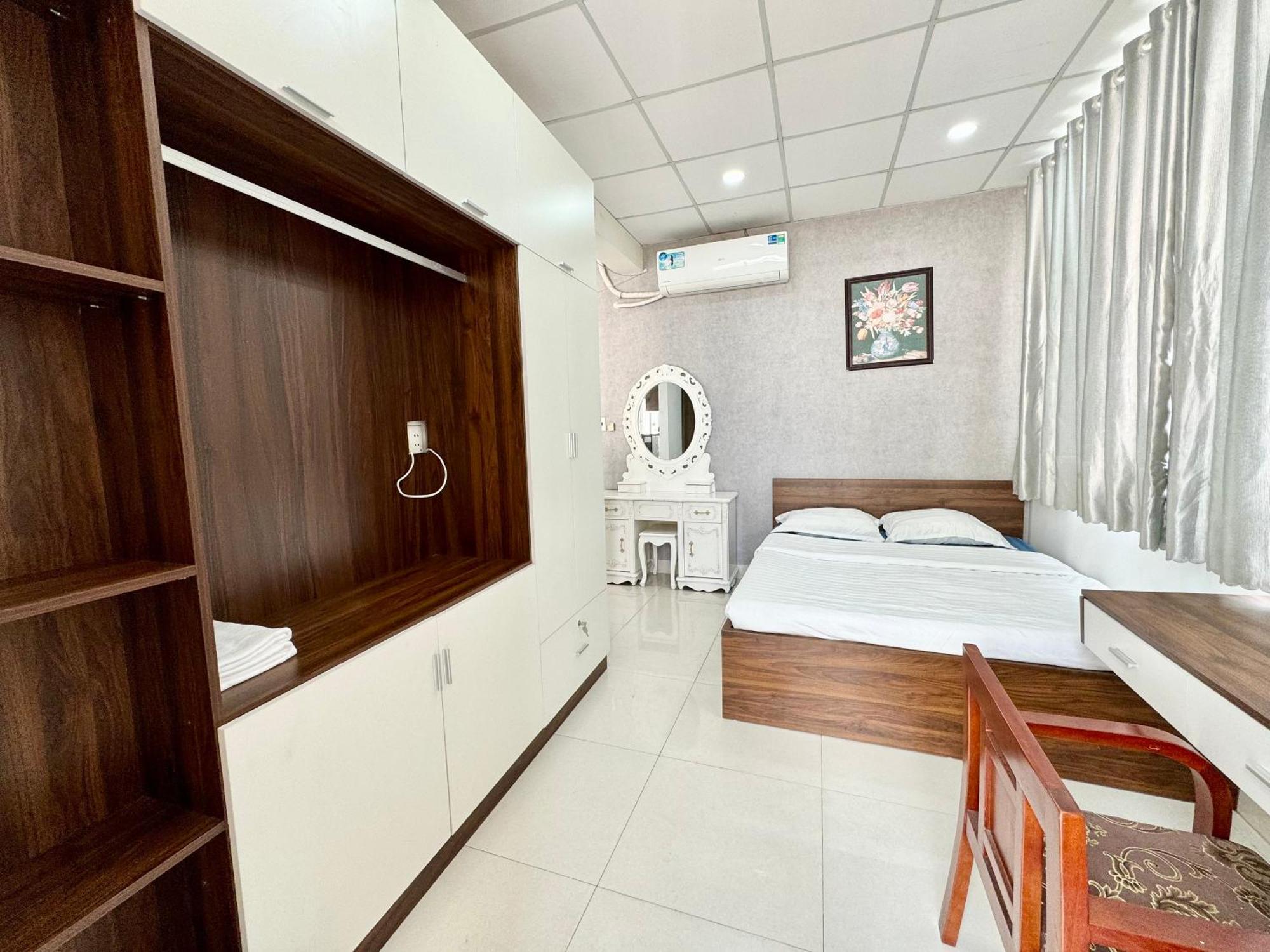 Khách sạn hẻo lánh Dlux Bui Them TP. Hồ Chí Minh